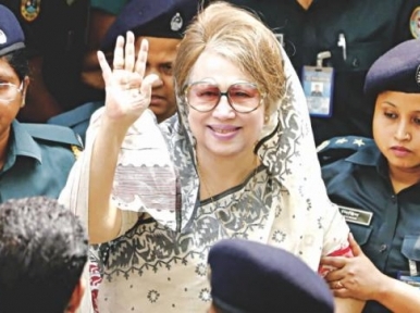 I gave books, Khaleda provided weapons 